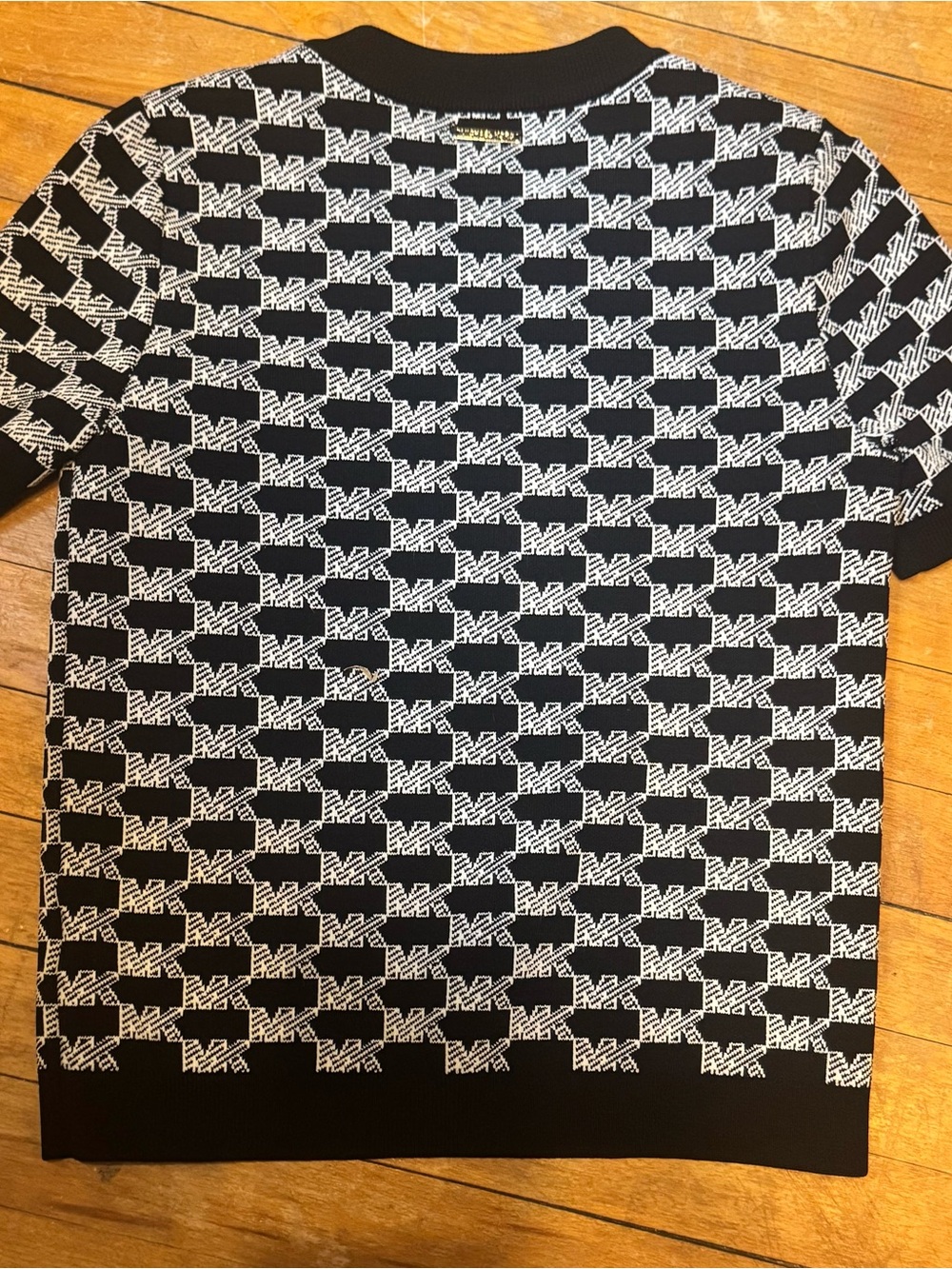 Michael Kors Black & White Logo-Pattern Knit Tee - Picture 3 of 4